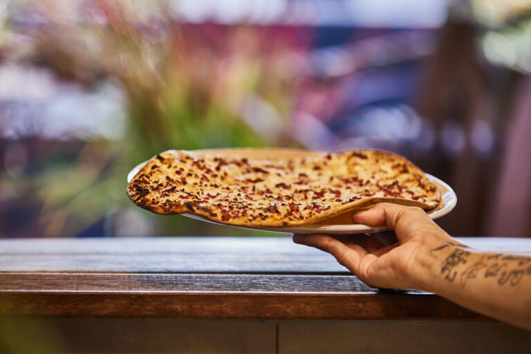 Flammkuchen mit speck und zwiebeln Strandbar